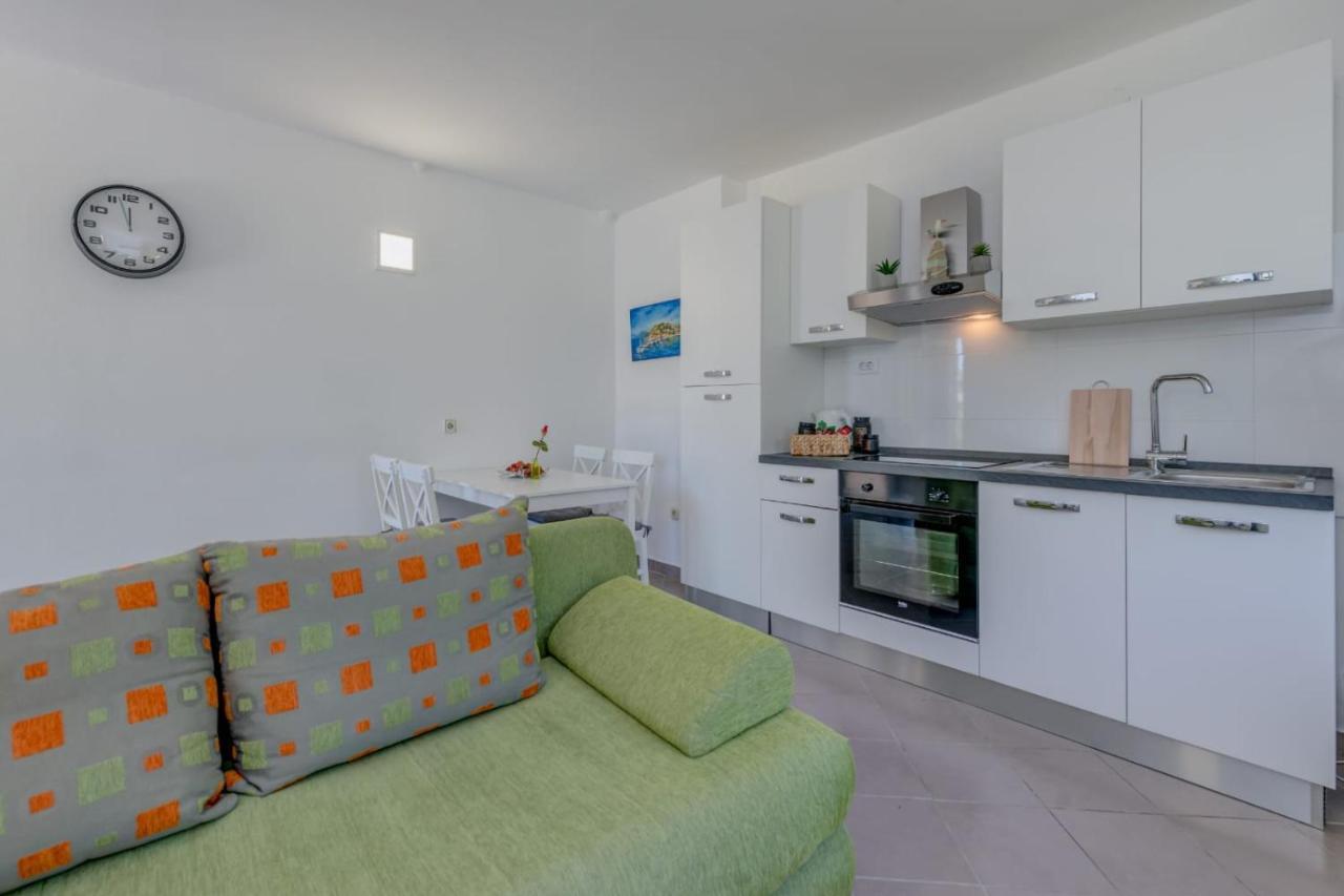 Holiday Home Kalinic Slatine Bagian luar foto