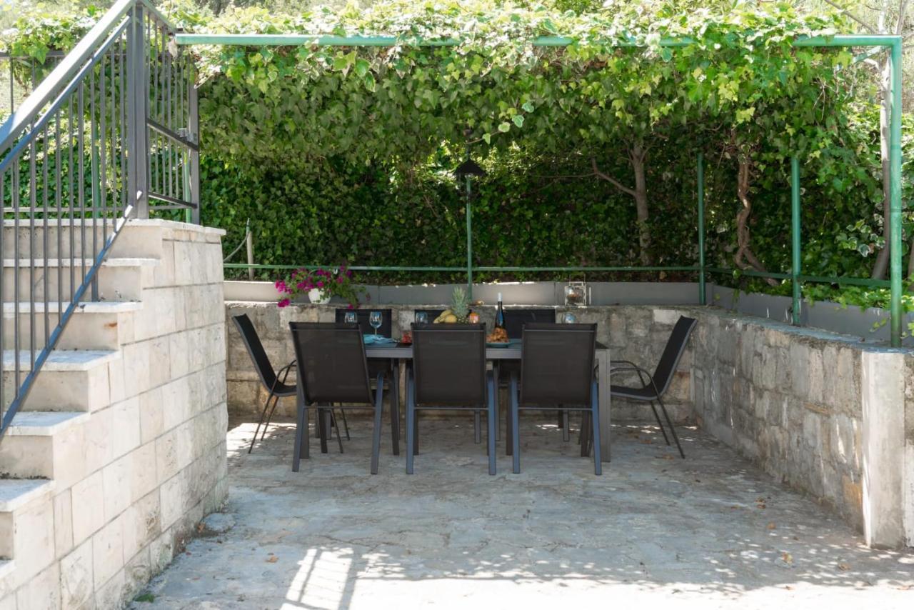 Holiday Home Kalinic Slatine Bagian luar foto