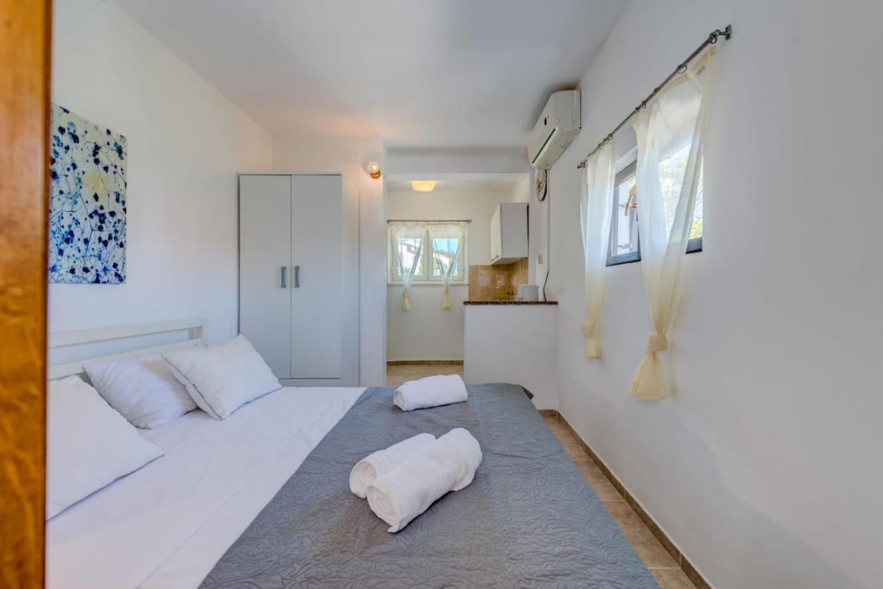 Holiday Home Kalinic Slatine Bagian luar foto