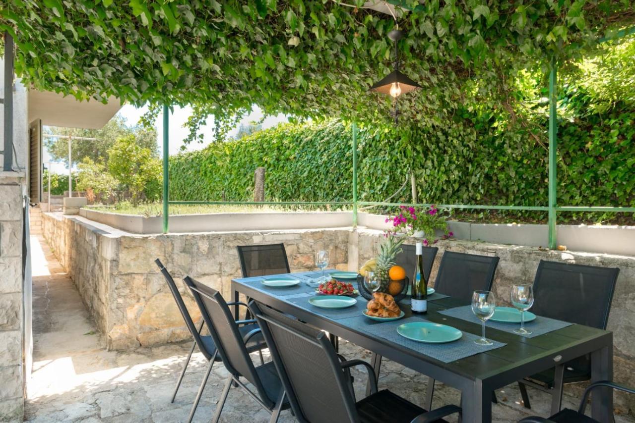 Holiday Home Kalinic Slatine Bagian luar foto